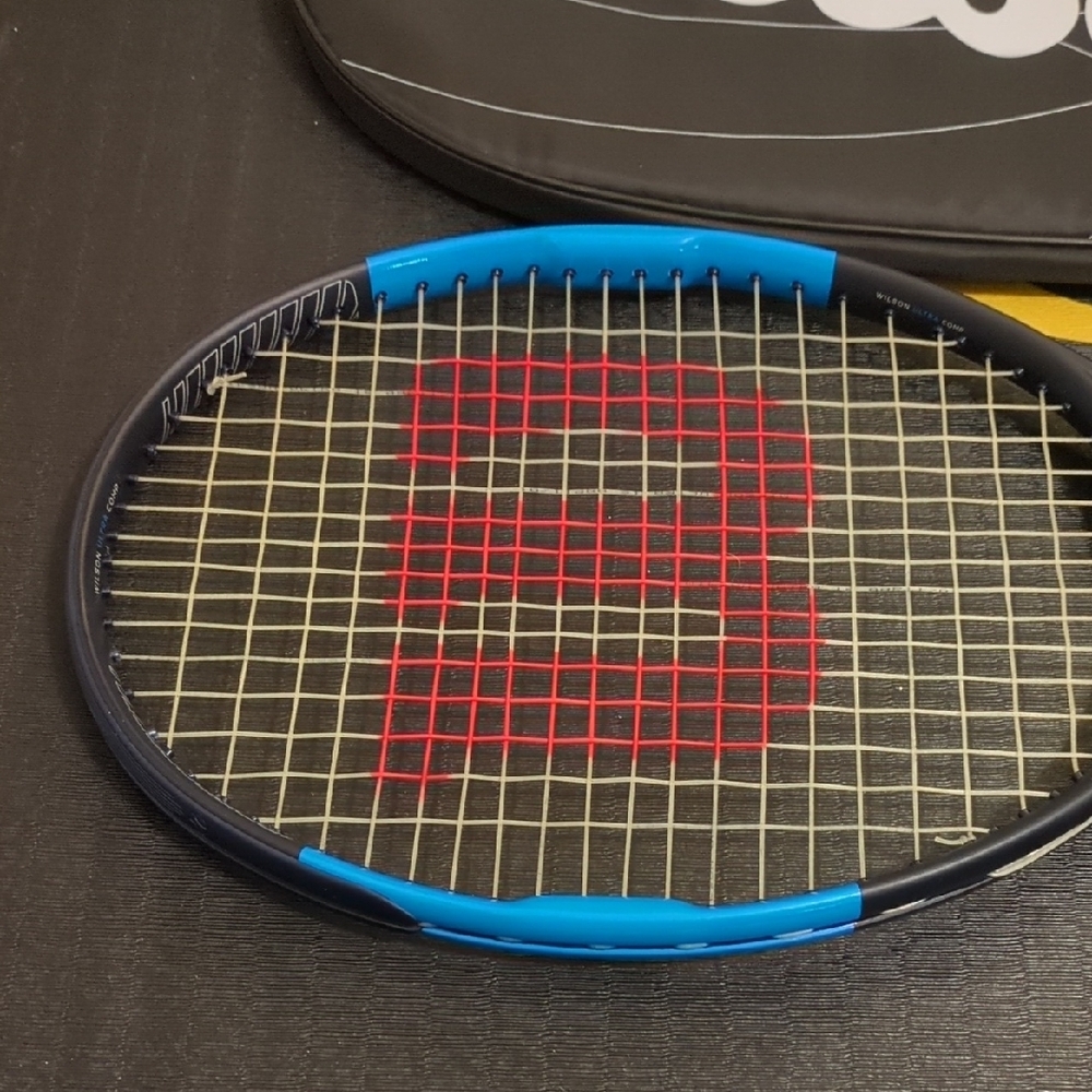 Wilson Ultra Tennis Racket with Case - Picture 2 of 6